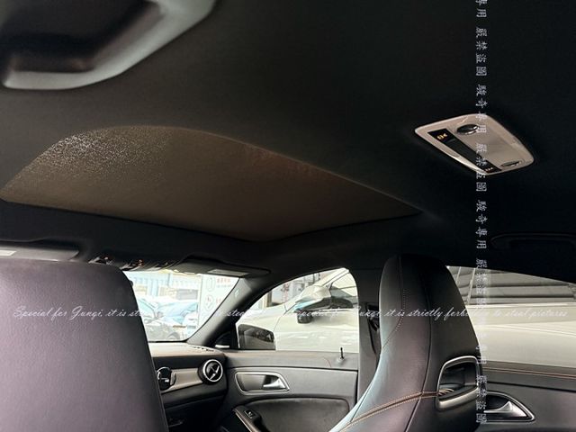 Orange限量版，全景天窗  第12張相片