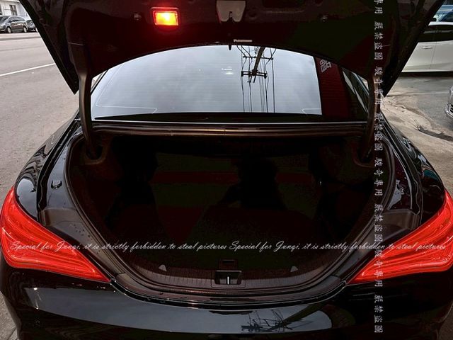 Orange限量版，全景天窗  第14張相片