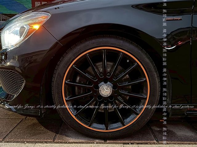 Orange限量版，全景天窗  第15張相片