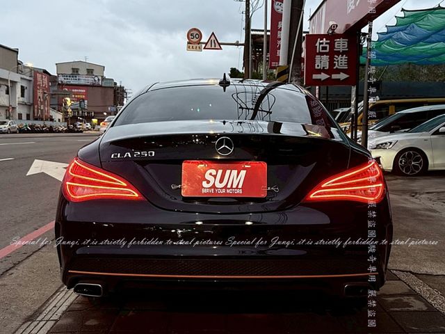 Orange限量版，全景天窗  第17張相片