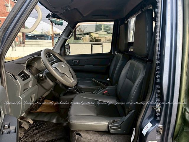 只跑2萬多公里，三面掀帆布  第2張相片