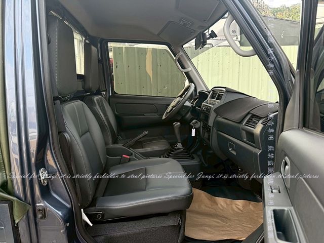 只跑2萬多公里，三面掀帆布  第3張相片