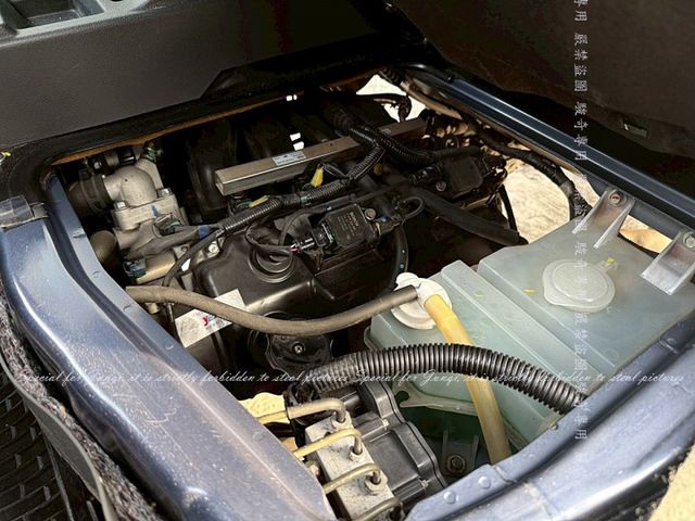 只跑2萬多公里，三面掀帆布  第9張相片