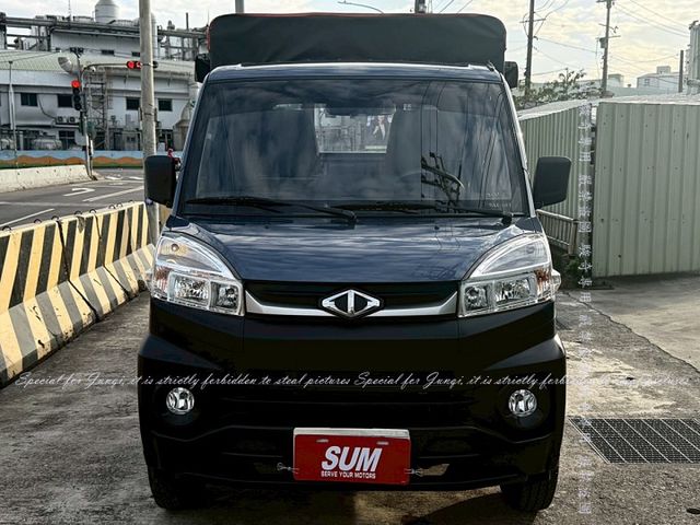 只跑2萬多公里，三面掀帆布  第16張相片