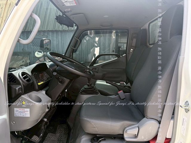 只跑1仟多公里，尾門  第2張相片