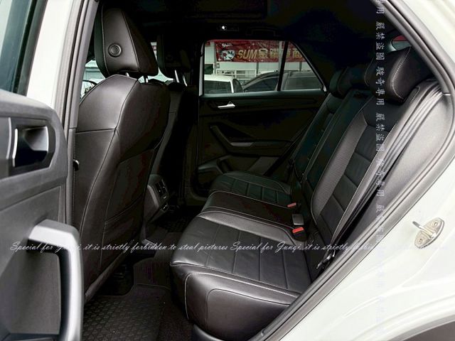 R-Line版，只跑3萬9仟多公里  第3張相片