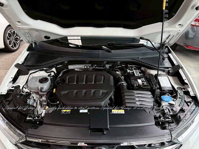 R-Line版，只跑3萬9仟多公里  第13張相片