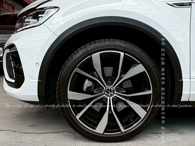 R-Line版，只跑3萬9仟多公里  第15張相片