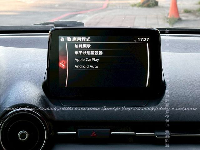 跟車系統、盲點系統、抬頭顯示、CarPlay  第8張相片