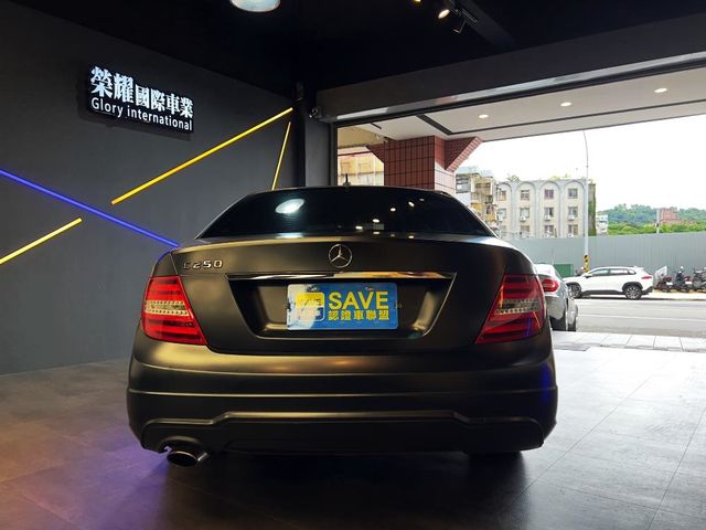 全車包消光黑膜！低調霸氣！全車原版件！  第6張相片