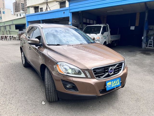 VOLVO XC60  第2張相片