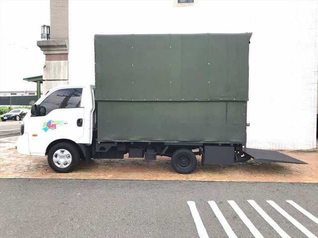 加裝電動升降帆。加裝雙芯大尾門  第5張相片