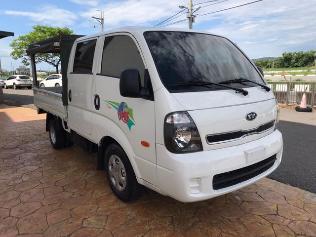 六輪。六速手排  一手車。全程原廠保養  第3張相片