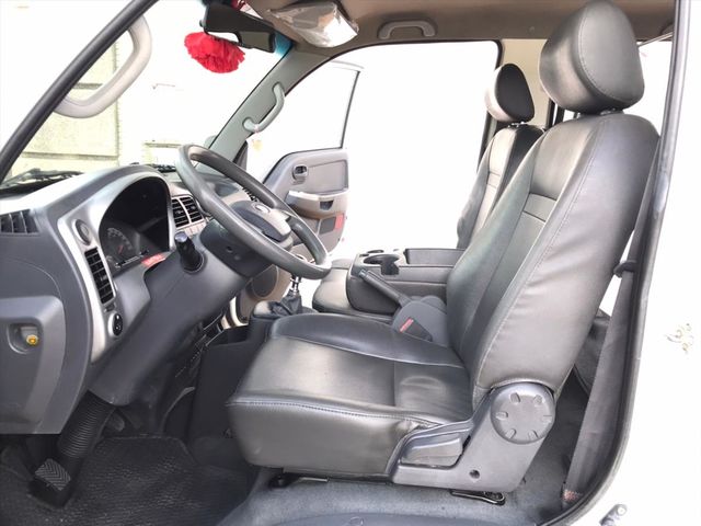 六輪。六速手排  一手車。全程原廠保養  第8張相片