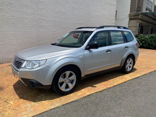 Foreste。森林人 4WD。全景天窗  第1張相片