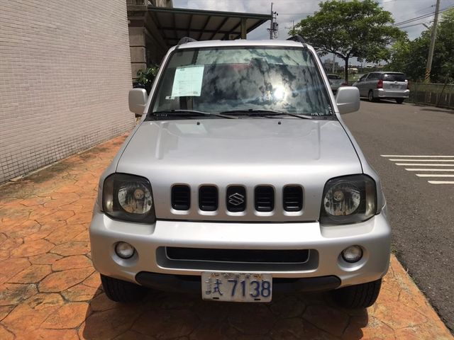 省油都會4WD  小休旅車。  第2張相片