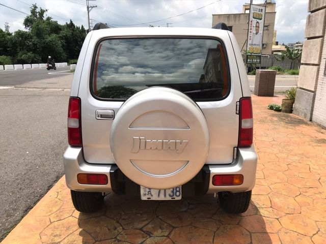 省油都會4WD  小休旅車。  第4張相片