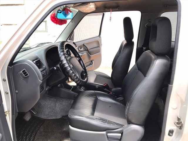 省油都會4WD  小休旅車。  第5張相片