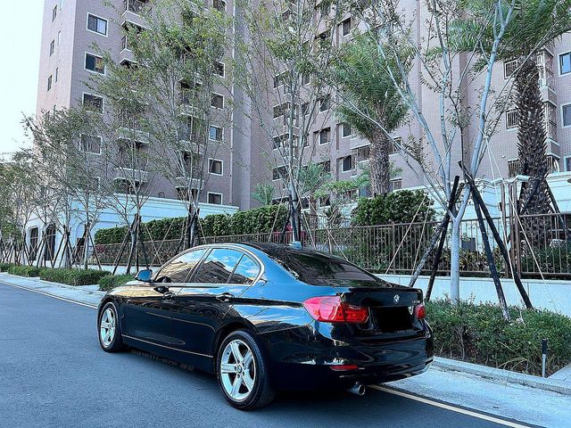 bmw 320 全原廠保養  第2張相片