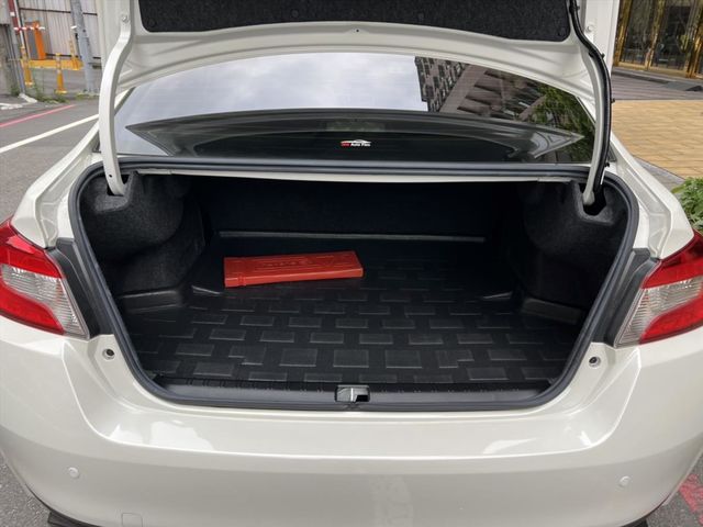 WRX 僅跑三萬 新車保固中  第16張相片