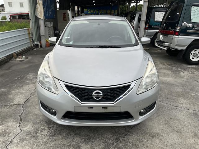 2013年日產 TIIDA 1.6自排  第2張相片