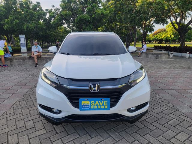 2018年 HONDA HRV 白色  第2張相片