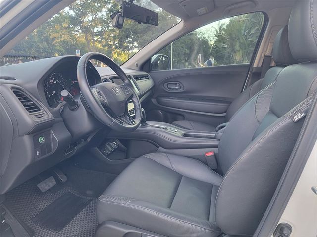 2018年 HONDA HRV 白色  第10張相片