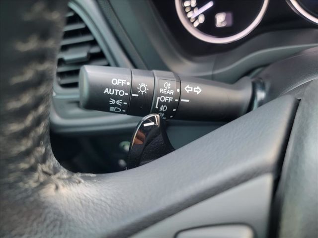 2018年 HONDA HRV 白色  第14張相片