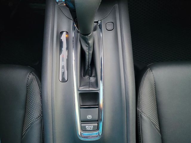 2018年 HONDA HRV 白色  第17張相片