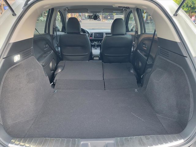 2018年 HONDA HRV 白色  第20張相片