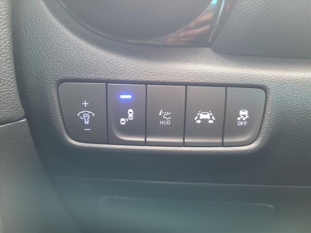 2019年Hyundai Kona 白色  第12張相片