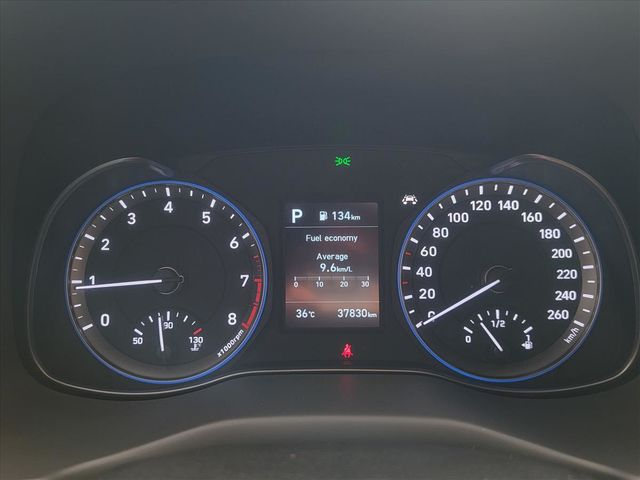 2019年Hyundai Kona 白色  第13張相片