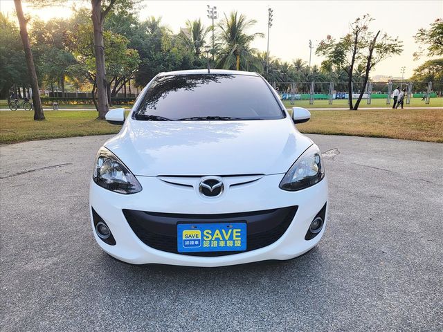MAZDA MAZDA 2  第2張相片