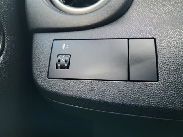 MAZDA MAZDA 2  第11張相片