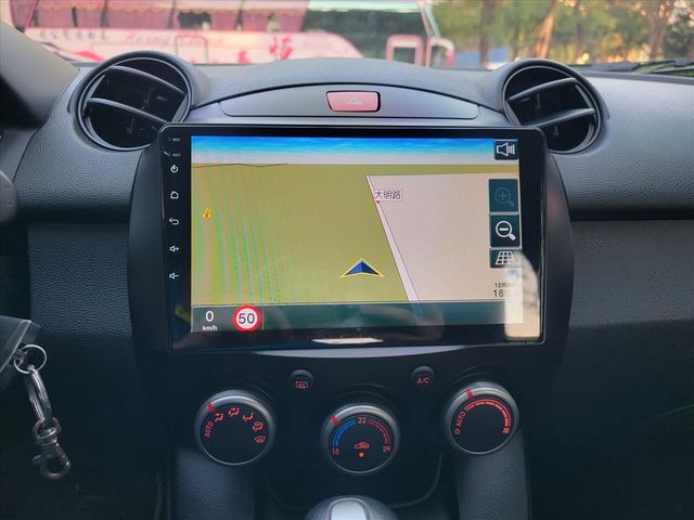 MAZDA MAZDA 2  第14張相片