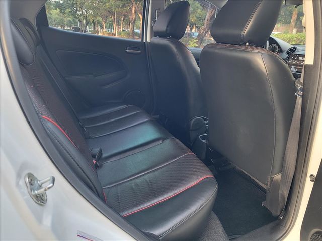 MAZDA MAZDA 2  第17張相片