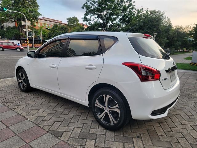 2018年NISSAN TIIDA 白色  第6張相片