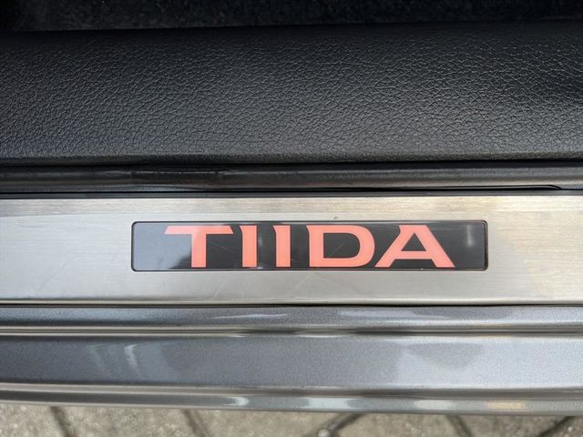 2019 Nissan iTiida灰色  第9張相片