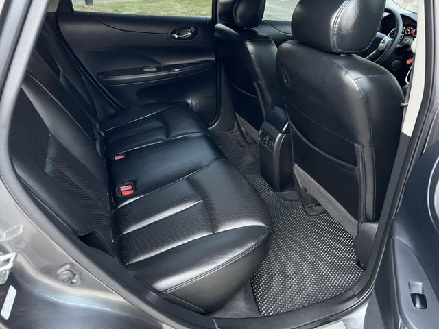 2019 Nissan iTiida灰色  第18張相片