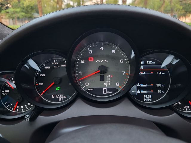 PORSCHE CAYENNE  第12張相片