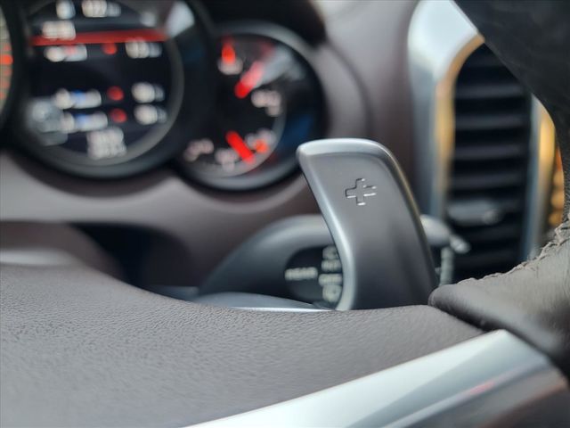 PORSCHE CAYENNE  第13張相片