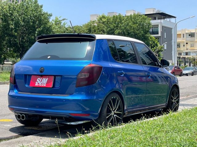 RS版 純正德國製造德國車 雙渦輪210匹馬力 F1式雙離合器+方向盤換檔快撥 數十萬精品 加大咖鉗  第3張相片