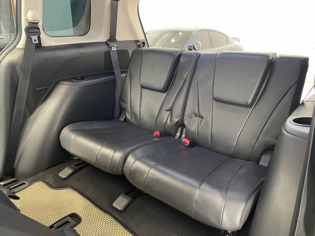 新款馬5 七人座 頂規雙側電動門/定速/多功能方向盤/倒車顯影 /衛星導航 /藍芽影音  第7張相片