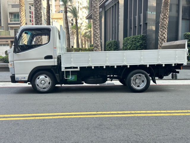 堅達貨車3.0L 長軸11.5呎 可變更載重 無尿素困擾   框式升降尾門 花板通通有 新車漲價這台更有性價比  第4張相片
