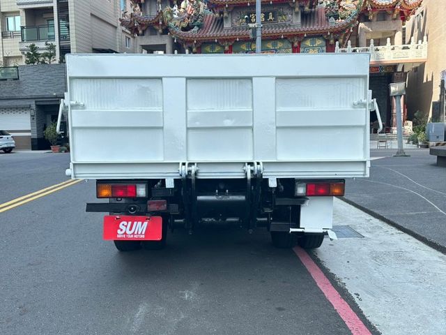 堅達貨車3.0L 長軸11.5呎 可變更載重 無尿素困擾   框式升降尾門 花板通通有 新車漲價這台更有性價比  第6張相片