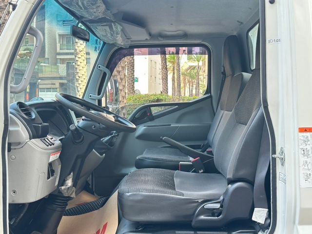 堅達貨車3.0L 長軸11.5呎 可變更載重 無尿素困擾   框式升降尾門 花板通通有 新車漲價這台更有性價比  第11張相片