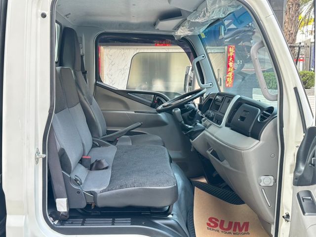 堅達貨車3.0L 長軸11.5呎 可變更載重 無尿素困擾   框式升降尾門 花板通通有 新車漲價這台更有性價比  第12張相片