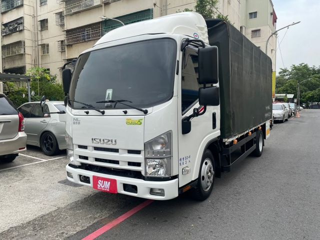 新車漲到180萬這台可比新車價差大 14尺長正五噸自排五期環保 免尿素  四向輔助鏡頭/ 7吋影音螢幕 / 車道偏移警示  第1張相片