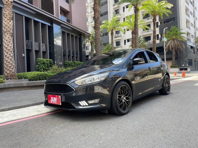 超低里程僅跑4萬7 1.5T定速  換檔快撥  衛星導航  倒車影像  光感應自動頭燈  第1張相片