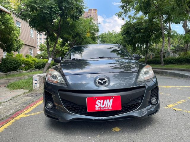 原版件 微笑馬 五門掀背大空間 原廠空力套件  省稅省油  倒車雷達  衛星導航  景觀天窗  里程保證  第2張相片
